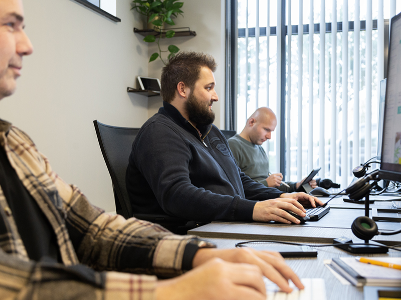 Marco, Alex en Ron aan het werk
